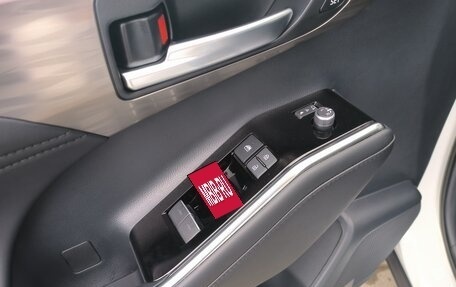 Toyota Highlander, 2025 год, 5 290 000 рублей, 24 фотография