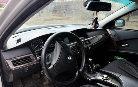 BMW 5 серия, 2004 год, 930 000 рублей, 13 фотография