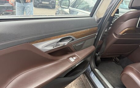 BMW 7 серия, 2016 год, 2 090 000 рублей, 22 фотография