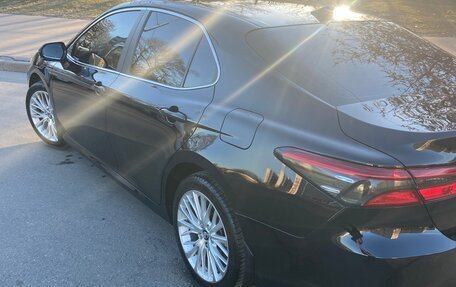 Toyota Camry, 2020 год, 3 300 000 рублей, 2 фотография