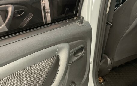 Renault Duster I рестайлинг, 2017 год, 860 000 рублей, 13 фотография