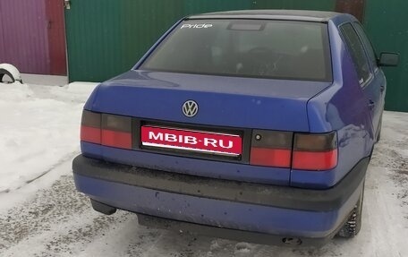 Volkswagen Vento, 1993 год, 150 000 рублей, 1 фотография