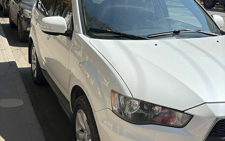 Mitsubishi Outlander III рестайлинг 3, 2010 год, 1 150 000 рублей, 2 фотография