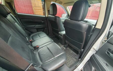 Mitsubishi Outlander III рестайлинг 3, 2013 год, 1 155 000 рублей, 19 фотография