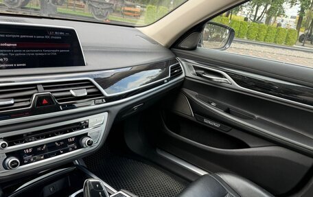 BMW 7 серия, 2017 год, 2 090 000 рублей, 14 фотография