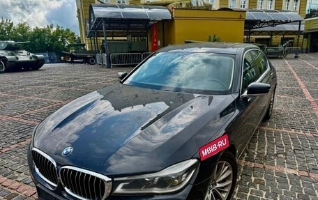 BMW 7 серия, 2017 год, 2 090 000 рублей, 11 фотография