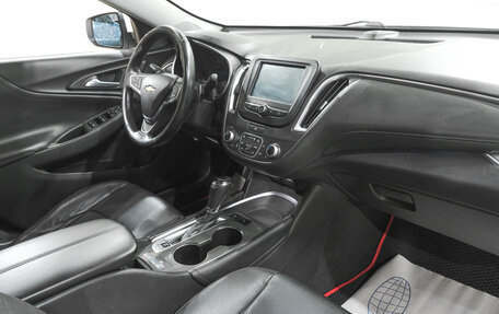 Chevrolet Malibu IX, 2017 год, 1 299 000 рублей, 9 фотография