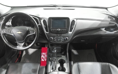 Chevrolet Malibu IX, 2017 год, 1 299 000 рублей, 11 фотография