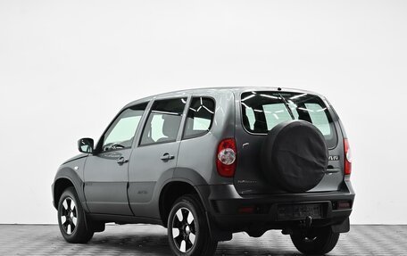 Chevrolet Niva I рестайлинг, 2018 год, 895 000 рублей, 3 фотография