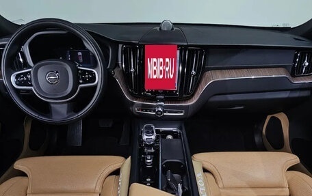 Volvo XC60 II, 2021 год, 4 360 000 рублей, 6 фотография