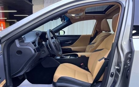 Lexus ES VII, 2022 год, 2 700 000 рублей, 2 фотография