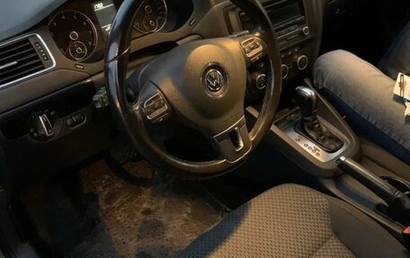 Volkswagen Jetta VI, 2013 год, 800 000 рублей, 5 фотография