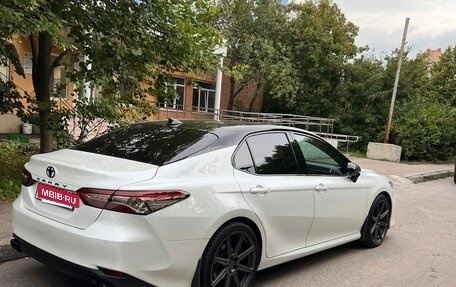 Toyota Camry, 2021 год, 4 500 000 рублей, 2 фотография