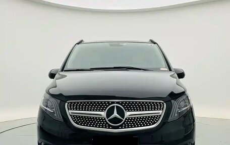 Mercedes-Benz V-Класс, 2021 год, 3 962 000 рублей, 2 фотография