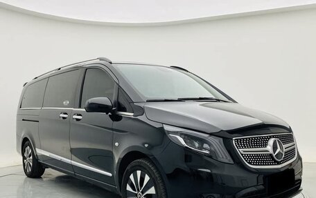 Mercedes-Benz V-Класс, 2021 год, 3 962 000 рублей, 3 фотография