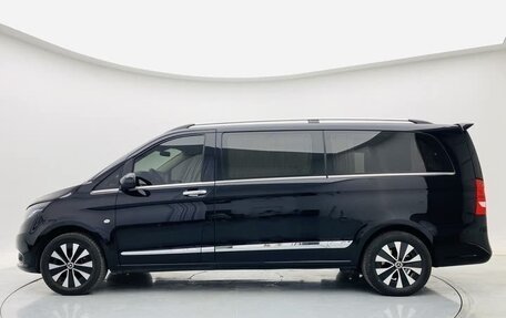 Mercedes-Benz V-Класс, 2021 год, 3 962 000 рублей, 4 фотография
