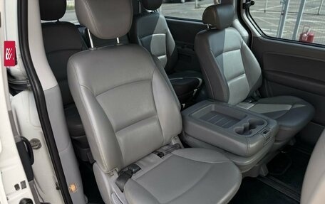 Hyundai Grand Starex Grand Starex I рестайлинг 2, 2016 год, 1 850 000 рублей, 18 фотография