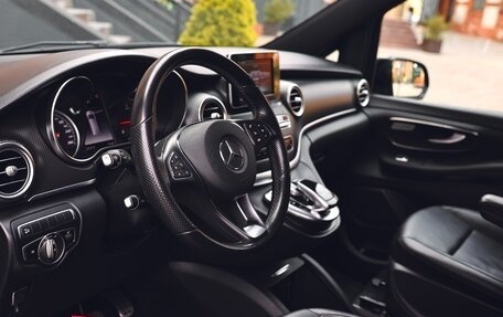 Mercedes-Benz V-Класс, 2018 год, 4 400 000 рублей, 10 фотография