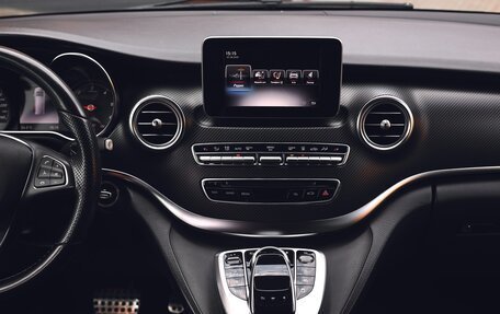Mercedes-Benz V-Класс, 2018 год, 4 400 000 рублей, 22 фотография