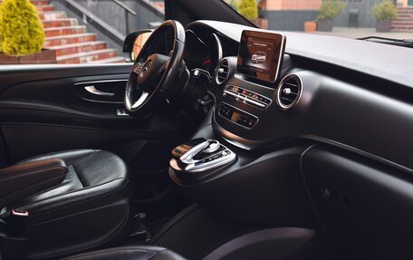 Mercedes-Benz V-Класс, 2018 год, 4 400 000 рублей, 30 фотография
