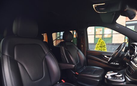 Mercedes-Benz V-Класс, 2018 год, 4 400 000 рублей, 31 фотография