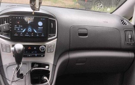 Hyundai Grand Starex Grand Starex I рестайлинг 2, 2017 год, 2 850 000 рублей, 10 фотография