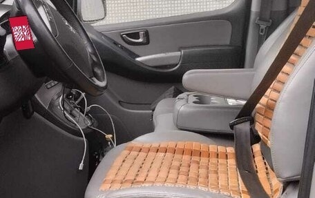 Hyundai Grand Starex Grand Starex I рестайлинг 2, 2017 год, 2 850 000 рублей, 13 фотография