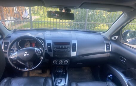 Mitsubishi Outlander III рестайлинг 3, 2008 год, 930 000 рублей, 8 фотография