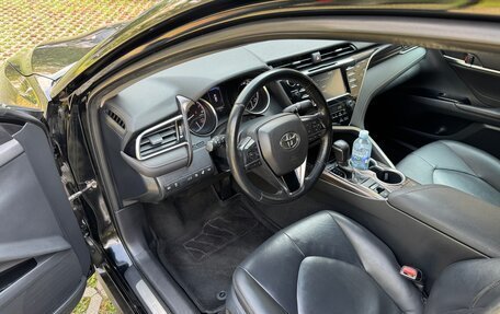 Toyota Camry, 2018 год, 1 999 999 рублей, 10 фотография
