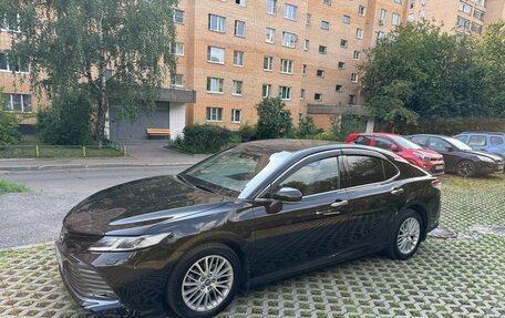 Toyota Camry, 2018 год, 1 999 999 рублей, 2 фотография