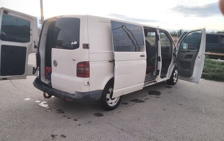 Volkswagen Transporter T5 рестайлинг, 2004 год, 680 000 рублей, 1 фотография