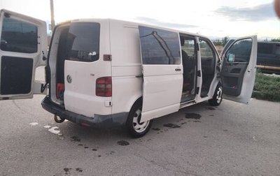 Volkswagen Transporter T5 рестайлинг, 2004 год, 680 000 рублей, 1 фотография