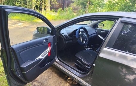 Hyundai Solaris II рестайлинг, 2011 год, 650 000 рублей, 10 фотография