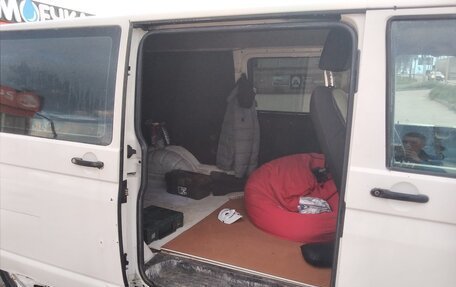 Volkswagen Transporter T5 рестайлинг, 2004 год, 680 000 рублей, 3 фотография