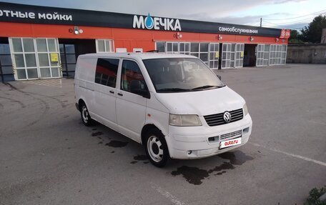 Volkswagen Transporter T5 рестайлинг, 2004 год, 680 000 рублей, 2 фотография