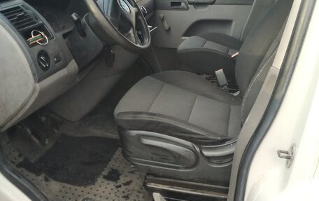 Volkswagen Transporter T5 рестайлинг, 2004 год, 680 000 рублей, 6 фотография