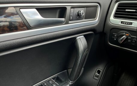 Volkswagen Touareg III, 2012 год, 1 498 500 рублей, 26 фотография