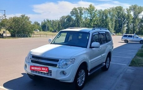 Mitsubishi Pajero IV, 2013 год, 2 880 000 рублей, 4 фотография