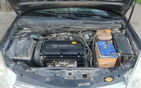 Opel Astra J, 2010 год, 460 000 рублей, 13 фотография