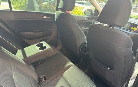 KIA Sportage IV рестайлинг, 2018 год, 1 900 000 рублей, 15 фотография