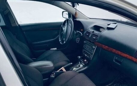 Toyota Avensis III рестайлинг, 2004 год, 670 000 рублей, 9 фотография