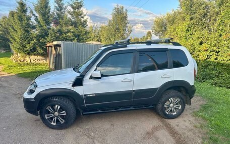 Chevrolet Niva I рестайлинг, 2018 год, 900 000 рублей, 2 фотография