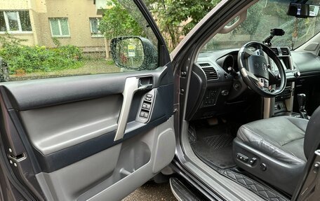 Toyota Land Cruiser Prado 150 рестайлинг 2, 2012 год, 3 100 000 рублей, 26 фотография