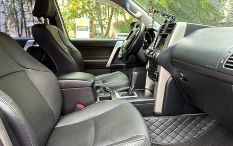 Toyota Land Cruiser Prado 150 рестайлинг 2, 2012 год, 3 100 000 рублей, 33 фотография