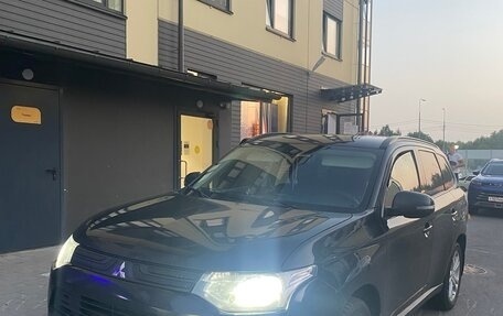 Mitsubishi Outlander III рестайлинг 3, 2013 год, 1 200 000 рублей, 1 фотография