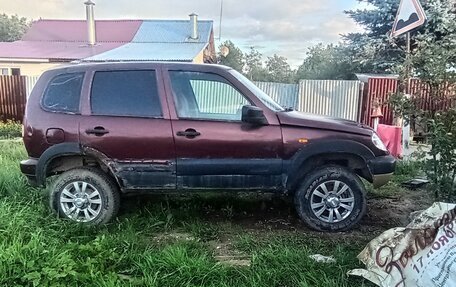 Chevrolet Niva I рестайлинг, 2004 год, 205 000 рублей, 3 фотография