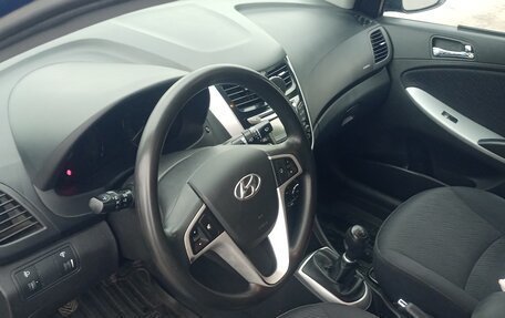 Hyundai Solaris II рестайлинг, 2012 год, 680 000 рублей, 10 фотография