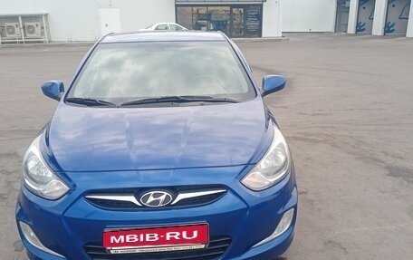 Hyundai Solaris II рестайлинг, 2012 год, 680 000 рублей, 2 фотография