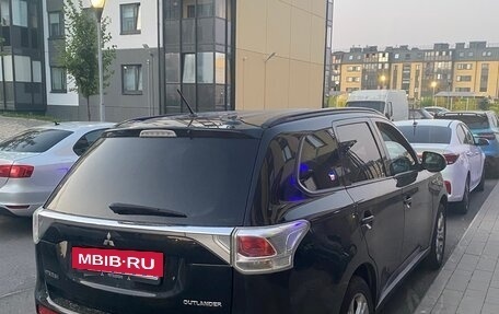 Mitsubishi Outlander III рестайлинг 3, 2013 год, 1 200 000 рублей, 6 фотография