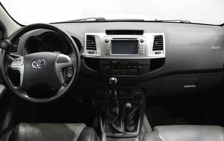 Toyota Hilux VII, 2012 год, 1 778 000 рублей, 12 фотография